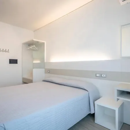 Portofino מלון קאורלה