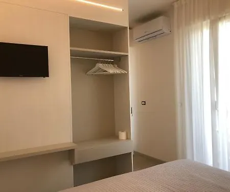 Portofino מלון 2*