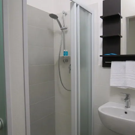 Portofino מלון קאורלה