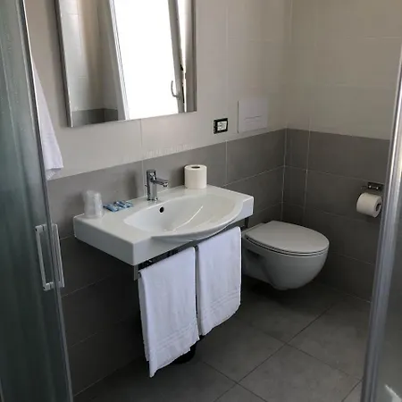 Portofino מלון קאורלה