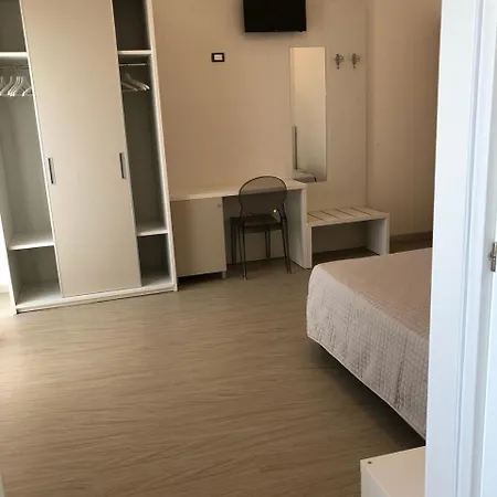 Portofino מלון קאורלה